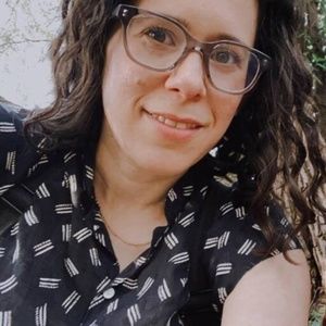 Meet your Posher, Alona